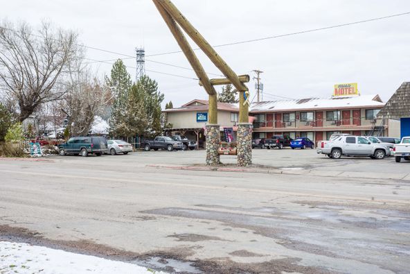 18 Main St SE, Ronan, MT 59864
